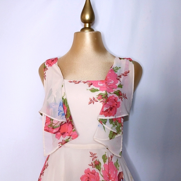 Betsey Johnson Rose Floral Print Ivory Handkerchief Tea Dress Sz 2 - Picture 2 of 12